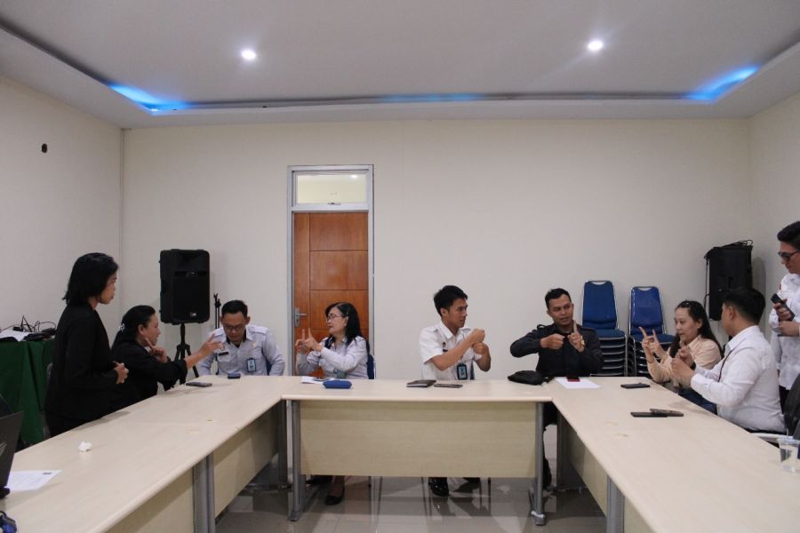 Imigrasi Bitung Gelar Pelatihan Bahasa Isyarat Untuk Meningkatkan Pelayanan Terhadap Masyarakat