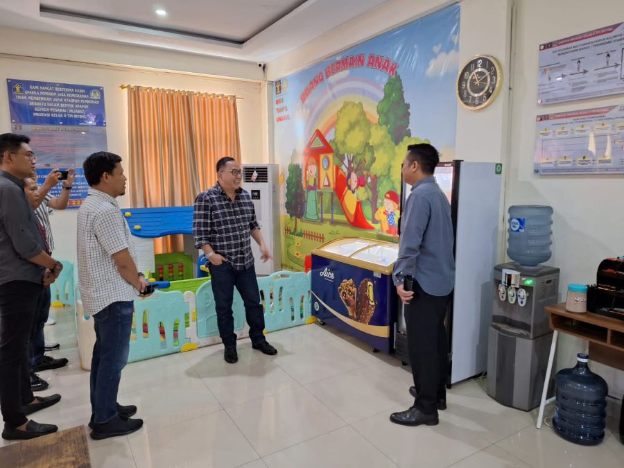 Kunker Direktur Sistem dan Teknologi Informasi Keimigrasian Ke Kanim kls II TPI Bitung