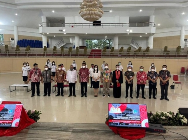 Lantik 14 Pejabat Fungsional Ahli Utama, Olly Utamakan Prioritas Dokter