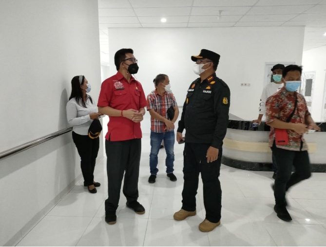 Pastikan Pekerjaan Sesuai Prosedur, Kajari Sambangi  RSUD Pratama Bitung