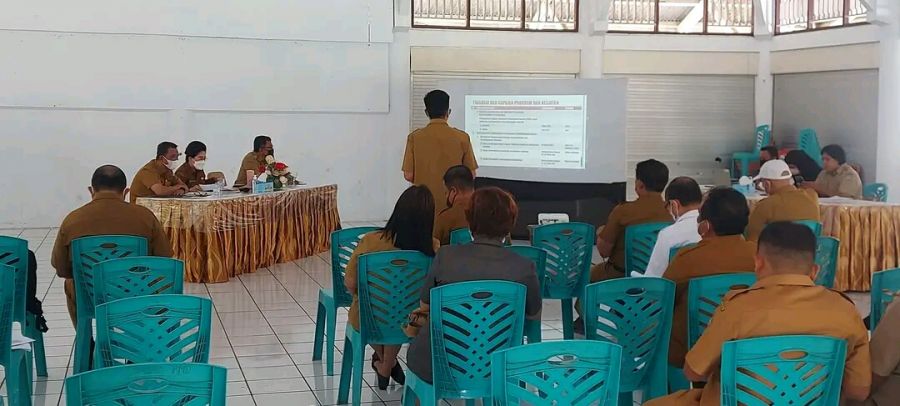 Pj Bupati Sangihe dr Rinny Tamuntuan Gelar Rapat Evaluasi Kinerja Keasistenan Dua