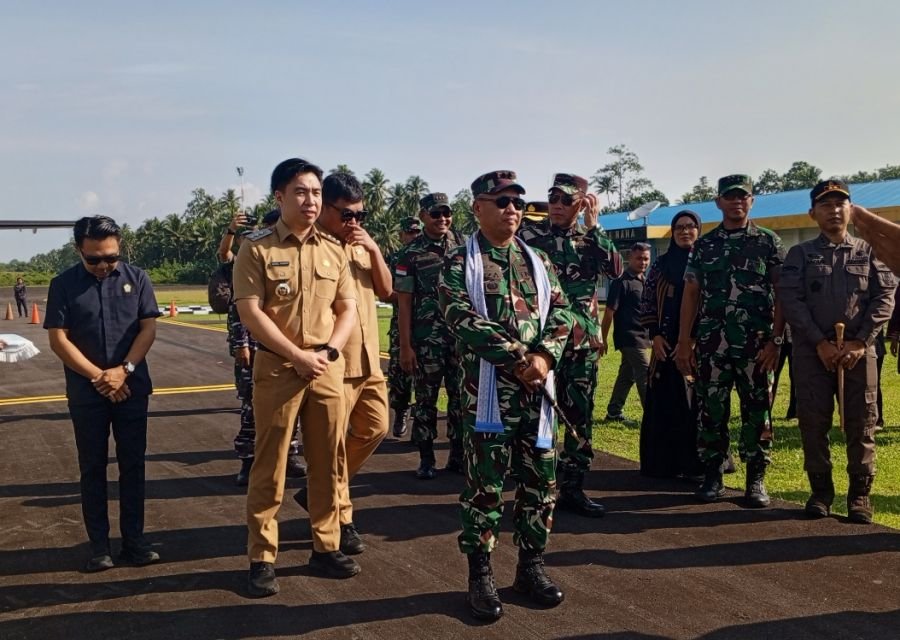 Sambutan Adat Iringi Kedatangan Pangdam Merdeka di Sangihe, Perkuat Sinergi di Wilayah Perbatasan