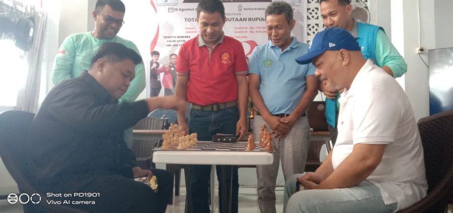 Wakil Ketua I DPRD Sangihe Ikut Bertanding di Kejuaraan Catur Membara Merdeka Chess 2025